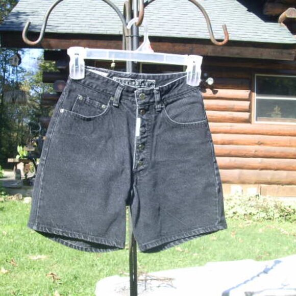 Vintage 80's Z. Cavaricci Faded Black Denim Mom Jean Button Fly Shorts Sz 28 - Picture 1 of 2